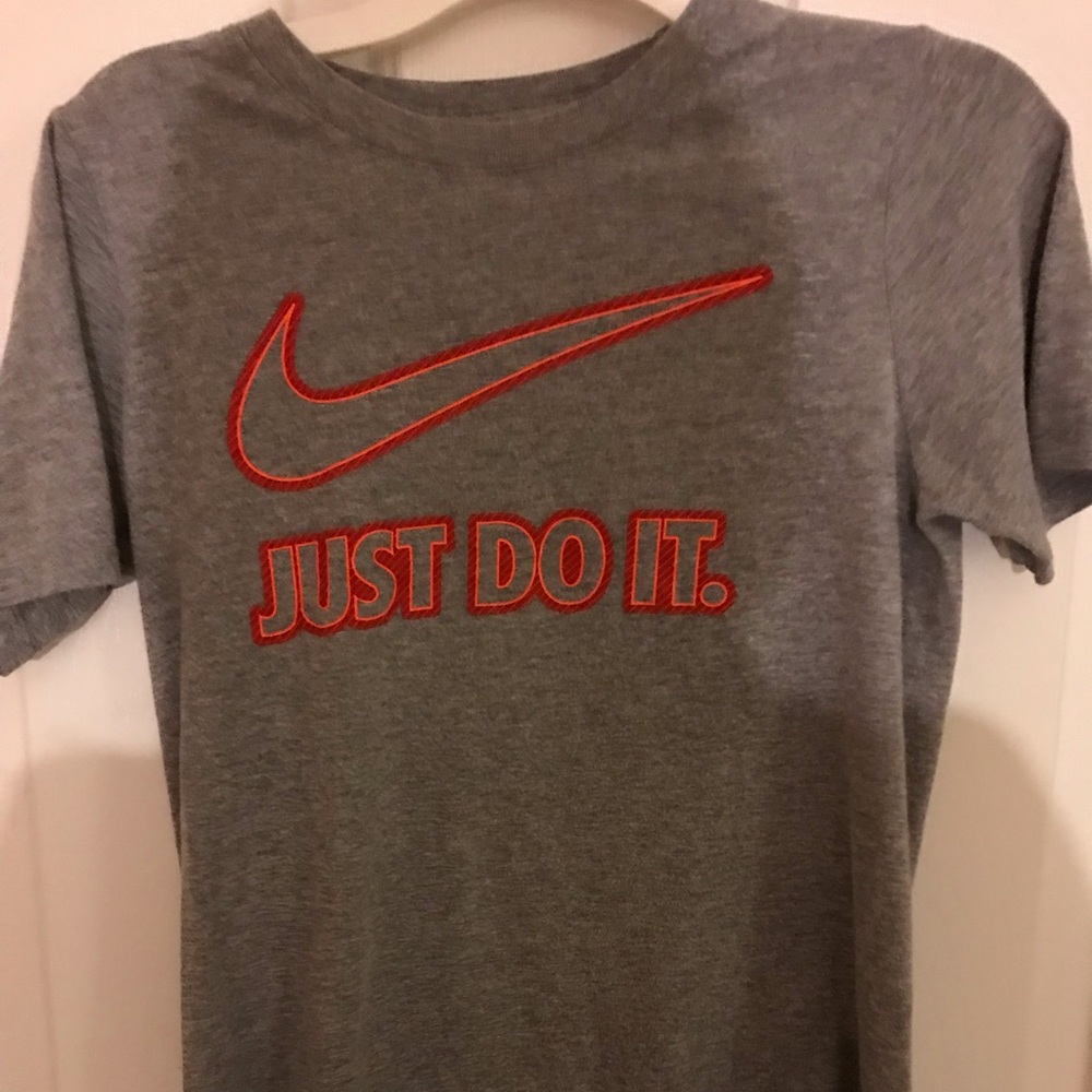 Boys  Nike T-shirt athletic cut